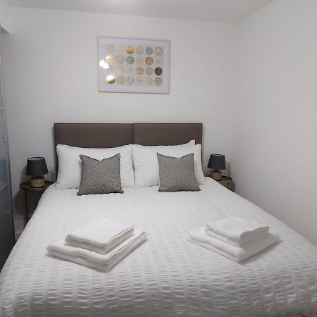 Lovely 1-Bedroom Condo With Parking On Premises Minworth Exterior photo