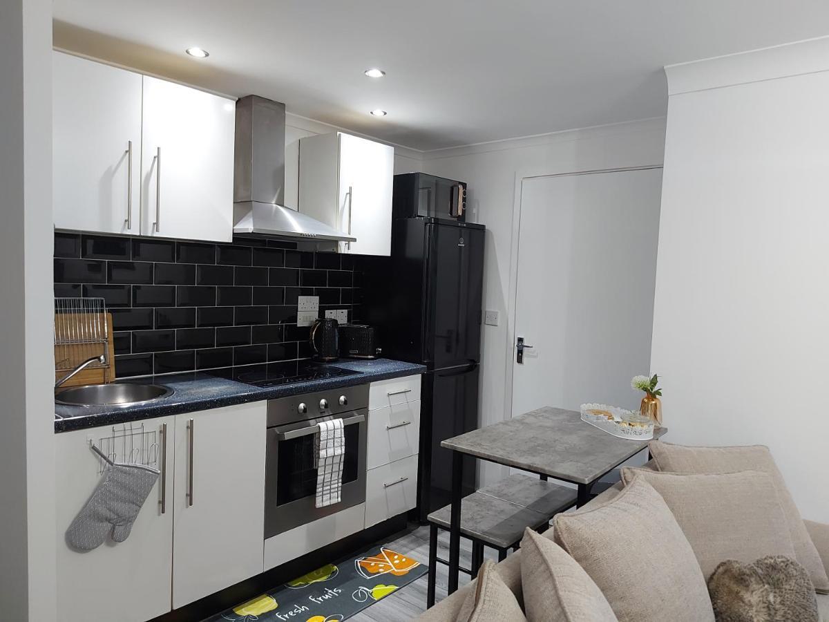 Lovely 1-Bedroom Condo With Parking On Premises Minworth Exterior photo